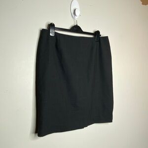 4/$35 Jones New York 16 short skirt lines gray